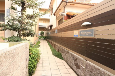 【エントランス】 | ボンジュールアネックス