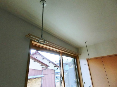 【設備】 | セリシール | 蔵収納横・洋室6帖のお部屋にある室内物干しです！雨の日やお出掛け時の室内干しにとても便利☆花粉や梅雨の時期に重宝しますね♪