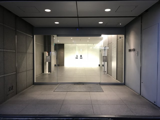 築地KYビルのエントランス