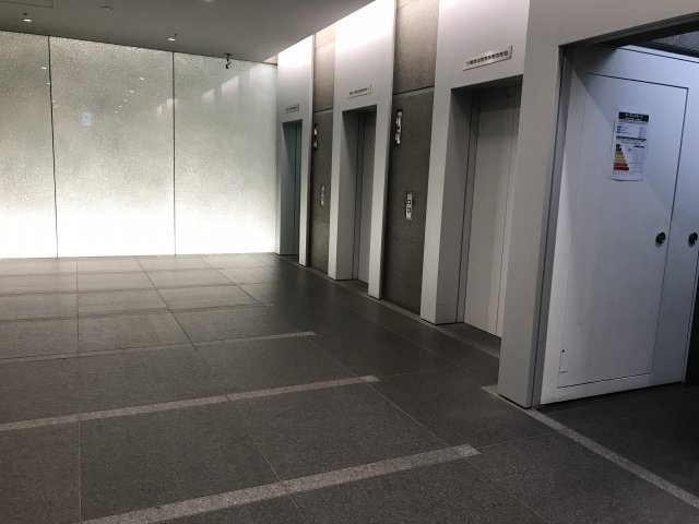 築地KYビルのロビー