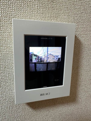 【セキュリティ】 | クレール目黒 | 防犯対策に有効なカメラ付きインターホン！突然の来客にもバッチリ対応できちゃいます☆