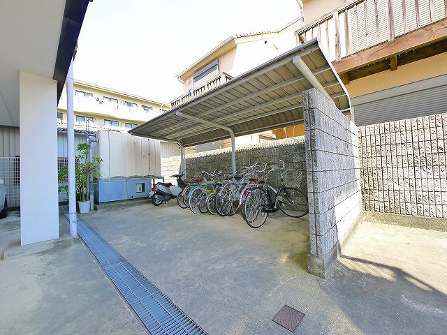 マンションポプリのその他共用部分|自転車置き場です。
