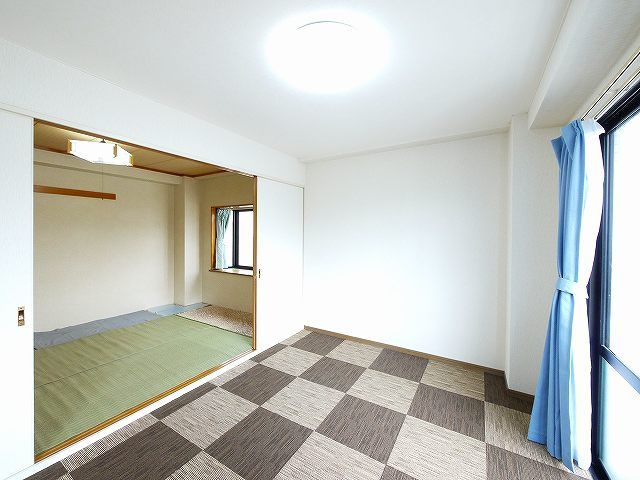 マンションポプリの寝室|きれいな洋室です