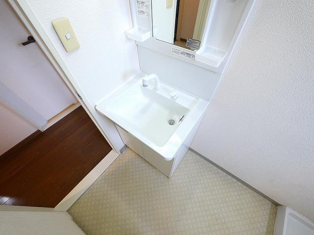 マンションポプリの洗面所|広い洗面スペース