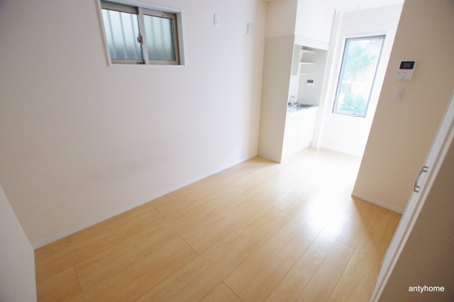 ビーバーズハウス3　仲介手数料無料の居間・リビング