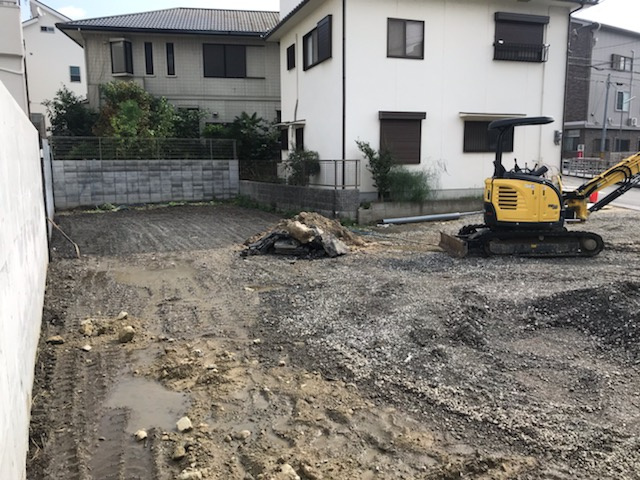 グラッド・タウン中野３丁目の前面道路含む現地写真
