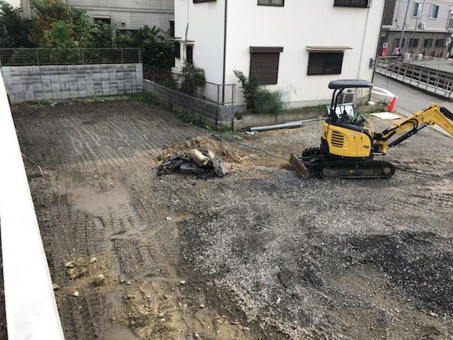 グラッド・タウン中野３丁目の前面道路含む現地写真