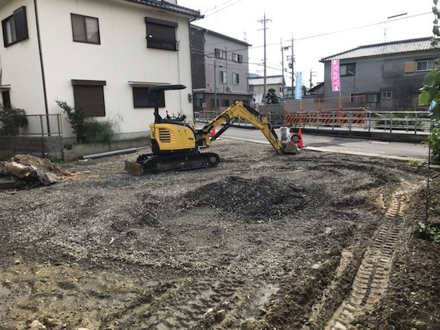 グラッド・タウン中野３丁目の前面道路含む現地写真