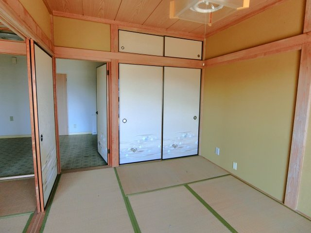 松美第2マンションの和室