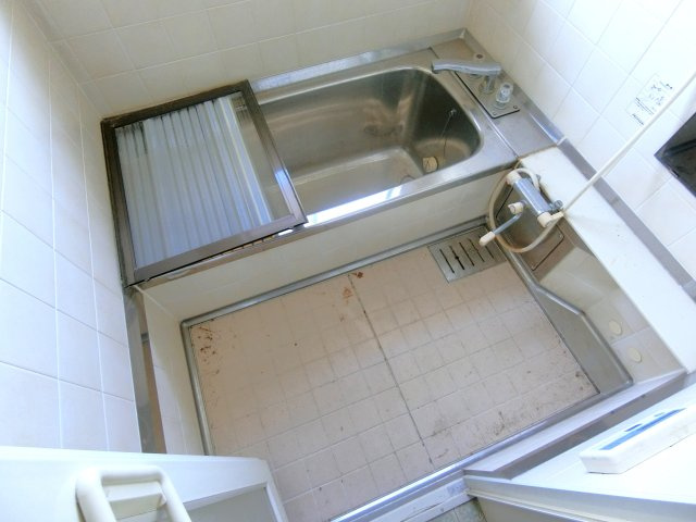 松美第2マンションの浴室