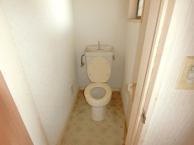 松美第2マンションのトイレ