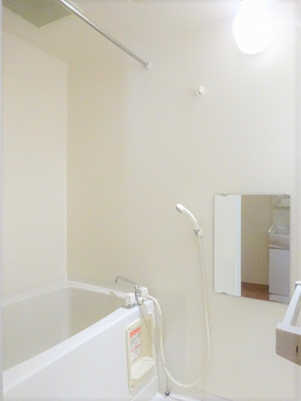 メイプルコート館坂の浴室