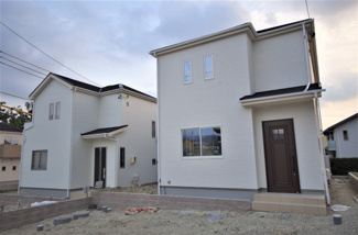 【外観】 | ３号棟　現地（2019年10月）撮影
土地面積160.65㎡　建物面積98.74㎡