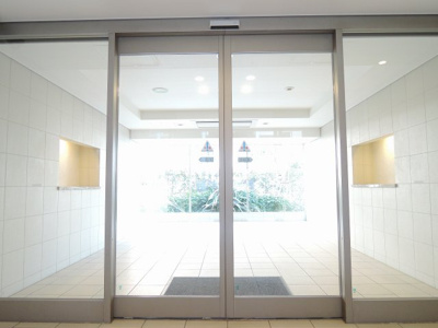 【その他共用部分】 | ベリスタ横浜参番館 | 防犯面でも安心のオートロック付。