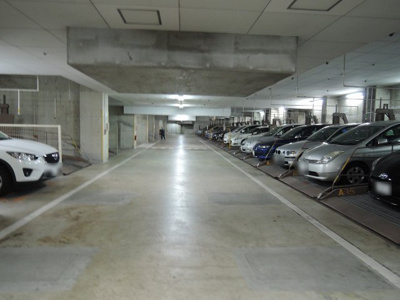 【駐車場】 | ヒルトップ横濱根岸セントラルコート | 敷地内駐車場スペースです。