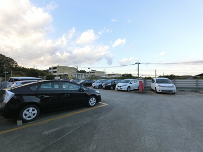 【駐車場】 | あおば山の手台クランジャルダン五番館 | 駐車場スペースです。
月額2250円∼6750円(空き状況は担当者までご確認下さい。）