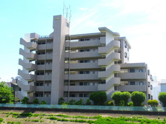 【外観】 | 7階最上階・南西向きにつき日当たり良好！
上階からの生活音がなく戸建感覚を味わえます。
快適に暮らせるエアコンを3基設置。
大切なペットとも一緒に暮らせます。