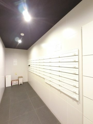 【その他共用部分】 | AXAS南蒲田アジールコート | 集合ポストです。
郵便物はこちらからお取りください。
