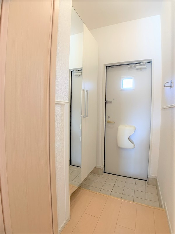 ブライトヒルズⅠの玄関