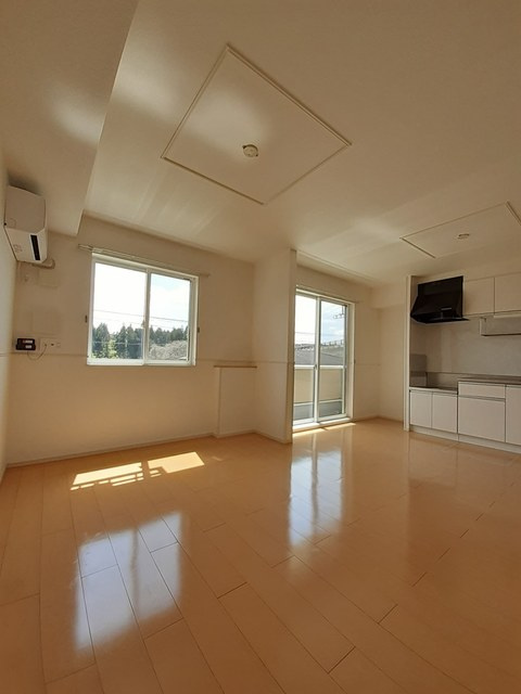 ブライトヒルズⅠの居間・リビング