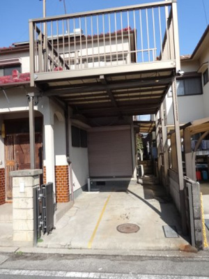 【駐車場】 | 南備後貸家① | 屋根付き駐車場１台込み♪