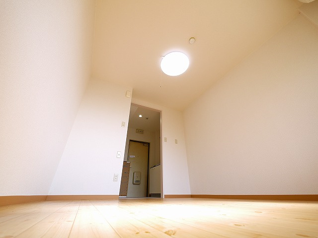 コーポ諏訪西大寺の居間・リビング|こちらの居間で趣味の時間をお楽しみください