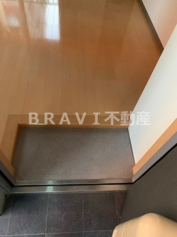 ビクトワーレ　BRAVI不動産の玄関|【ビクトワーレ】玄関です