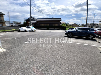 【駐車場】 | エスペランサ宮地 | 車をお持ちの方に嬉しい駐車場付きの物件です