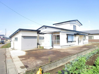 【外観】 | 随時ご案内可能。内覧希望の方はお電話ください。屋根と外壁の塗装を行いました。