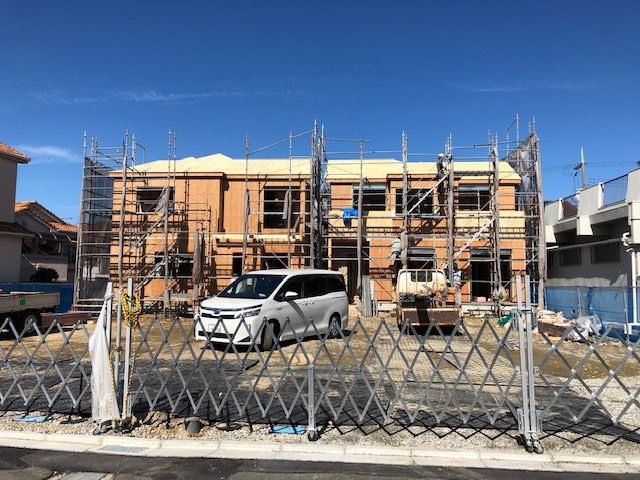 四條畷市岡山４丁目　新築戸建ての前面道路含む現地写真