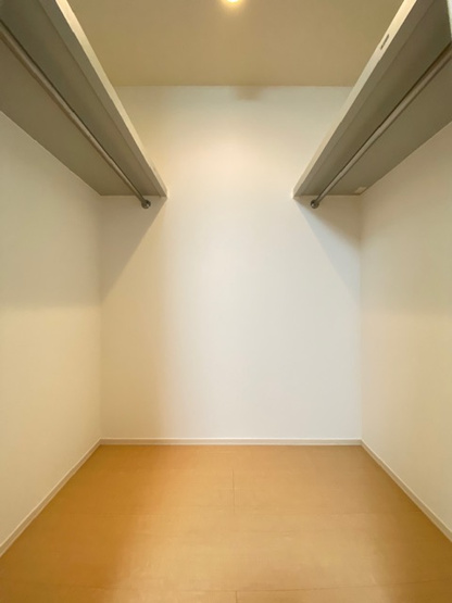 【収納】 | ソルテア日吉 | 洋室5.2帖のお部屋にあるウォークインクローゼットです♪お洋服をたくさんお持ちの方でも安心の収納力です◎ウォークインクローゼットが2ヶ所あるのが便利ですよね！