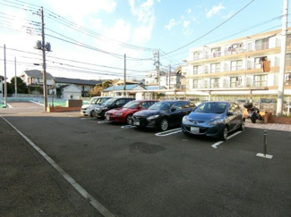 【駐車場】 | いつでも目の届く敷地内に駐車場があります♪荷物がかさばりがちなお買物にも、敷地内駐車場があると便利ですよね☆