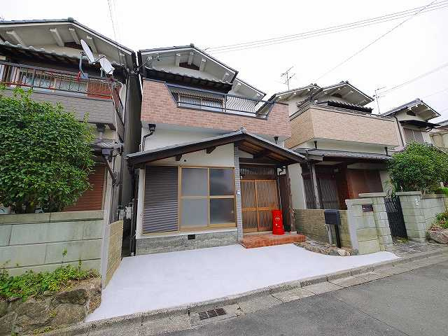 紀寺町戸建ての外観|キレイな外観です。