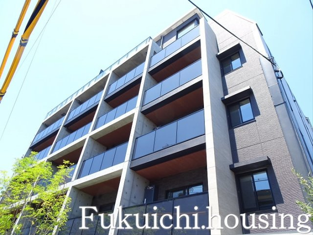 ピアース明大前の外観