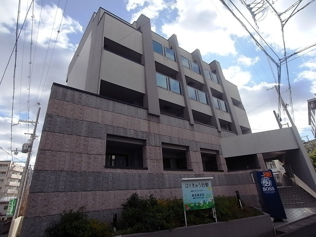 サンビルダー六甲山ノ手の外観