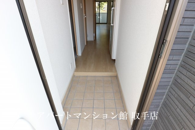 ウィステリアBの玄関