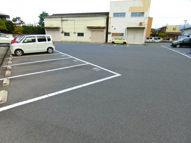 メゾン大北の駐車場