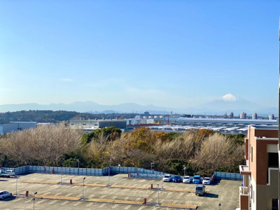 【展望】 | 【マンション高層階】１００万円ＤＯＷＮ！ロータリーパレス藤沢１３階 | 湘南を一望！高層階ならではの180度のパノラマビューです。
（西側展望）こちら側も遠くの山々と富士山も望みます！