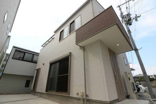 東大阪市加納2丁目中古戸建の外観