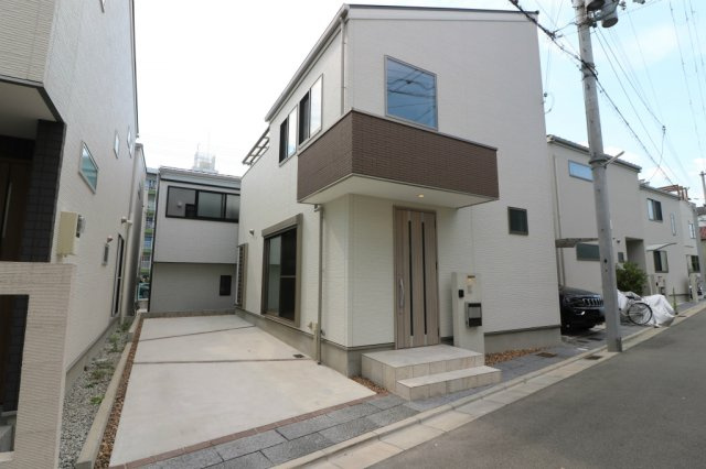 東大阪市加納2丁目中古戸建の前面道路含む現地写真