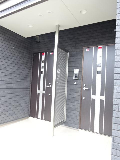 ヒルズ・コートのエントランス