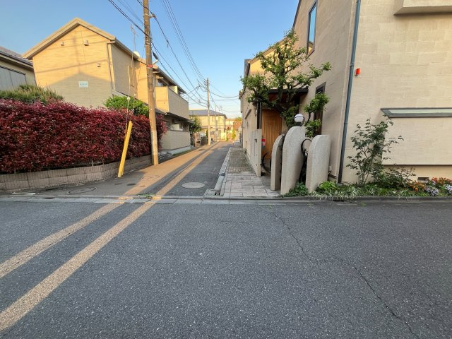 【その他】 | メゾンアヴニール | 向かいの道路