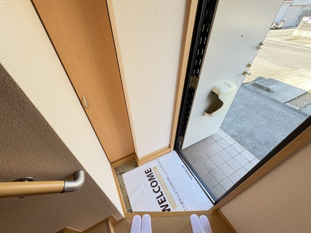 セジュール宮沢Bの玄関|写真は同建物の別部屋を参考に掲載しております。