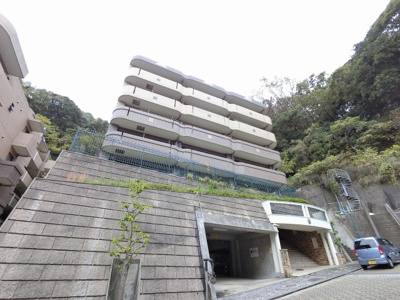 【外観】 | 日神パレステージ磯子の森参番館 | JR京浜東北線「磯子」駅徒歩6分、京急本線「屏風ヶ浦」駅徒歩13分！
忙しい朝が助かる立地、暮らしにゆとりが生まれます。