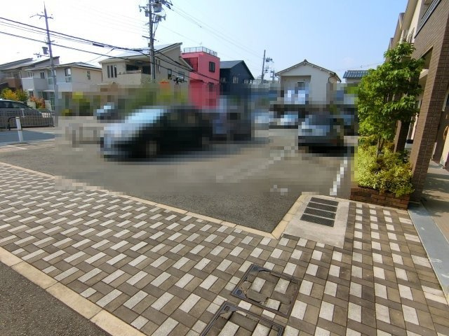 ファミリアの駐車場