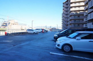 【駐車場】 | 屋内車庫もあります。空き情報は随時ご確認下さい。