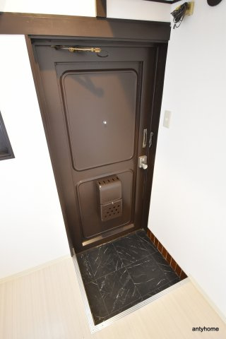みかげマンション　仲介手数料無料の玄関