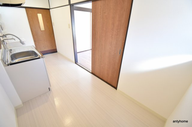 みかげマンション　仲介手数料無料の居間・リビング