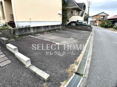 【駐車場】 | ネイ・ヴァンクール | 駐車場完備です