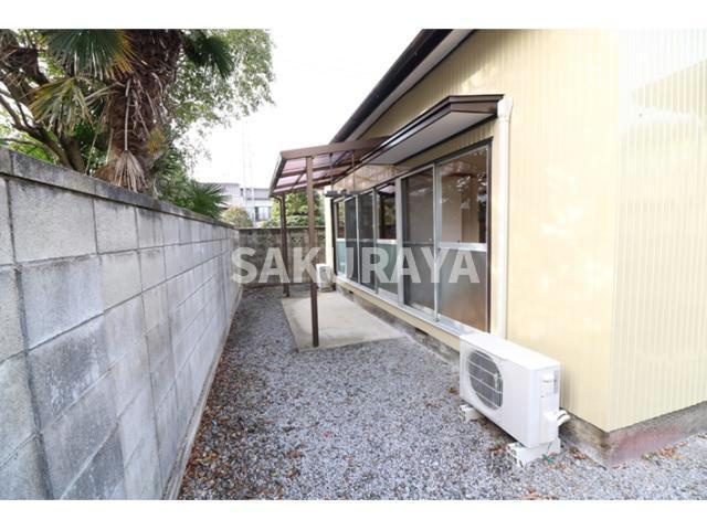 根岸方貸家Ｃ（福居町）のバルコニー|現況と異なる場合がございます。